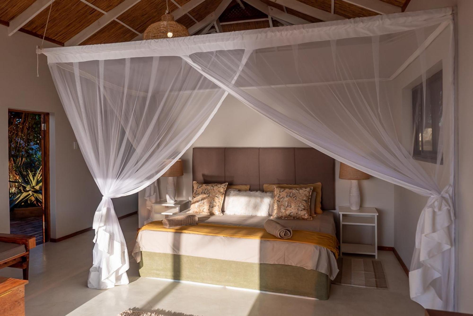 Bela Flor Beach Front Apartments 伊尼扬巴内 外观 照片
