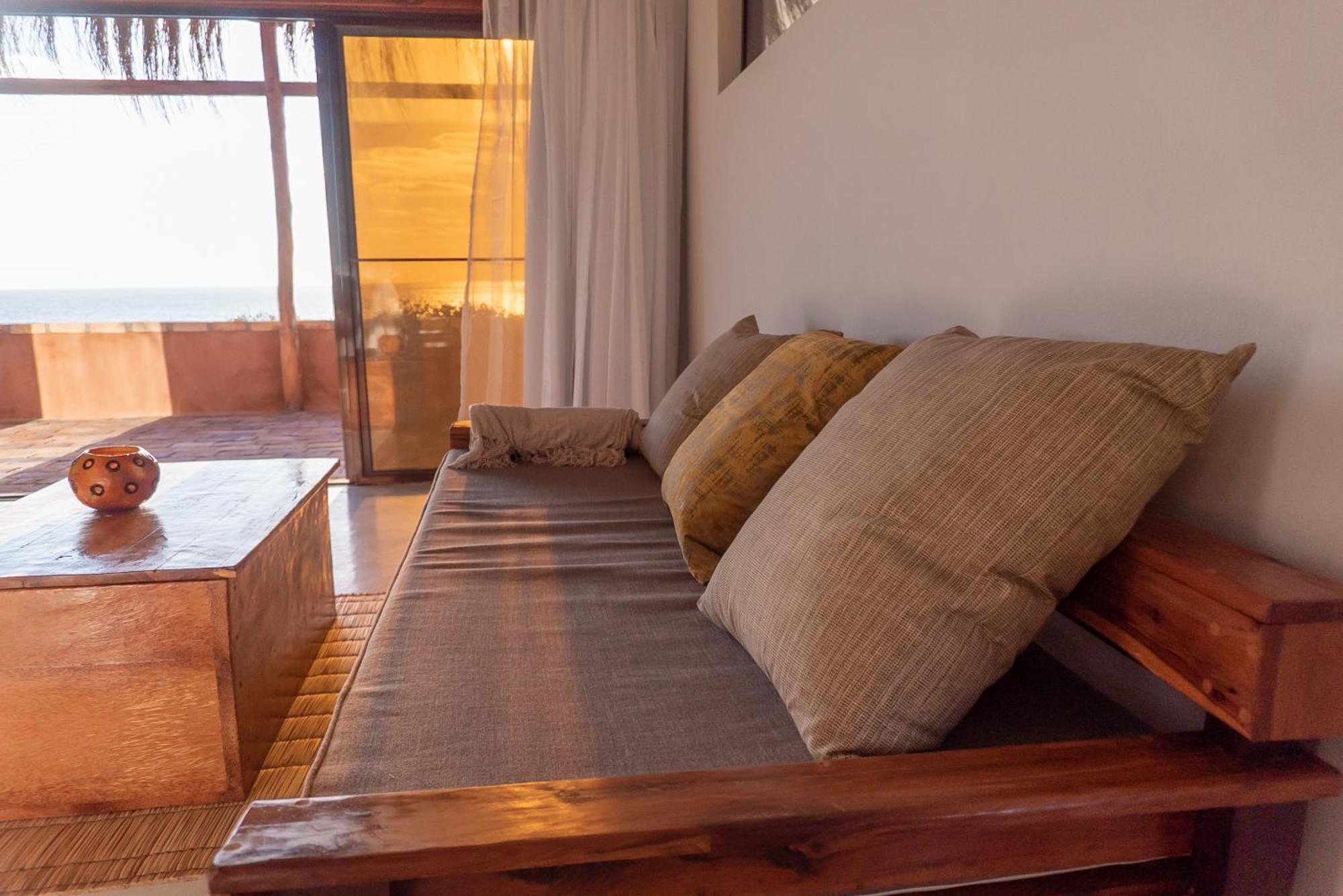 Bela Flor Beach Front Apartments 伊尼扬巴内 外观 照片